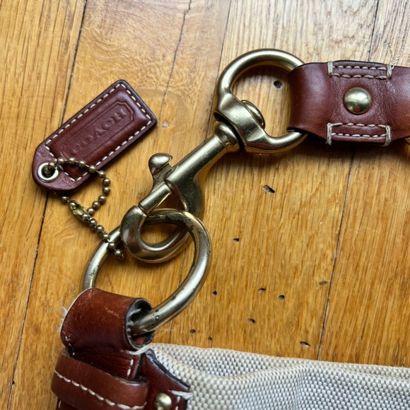 Coach Legacy Signature White Canvas Bag - Picture 5 of 8